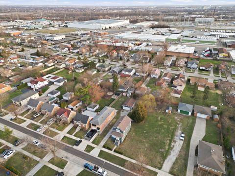 Tiny photo for 8047 45th Place, Lyons, IL 60534 (MLS # 12601413)