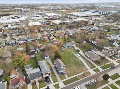 Tiny photo for 8047 45th Place, Lyons, IL 60534 (MLS # 12601413)