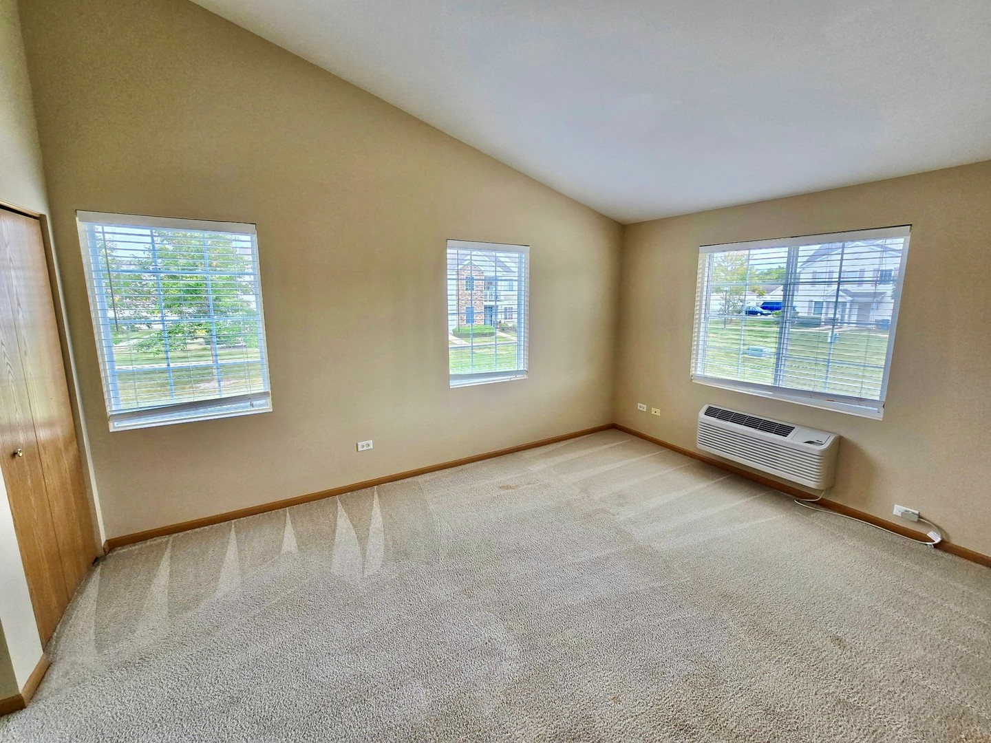 1531 SILVERSTONE Drive 1531