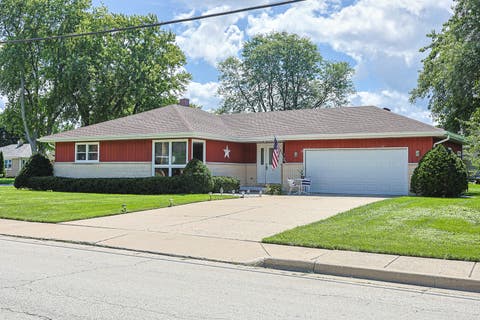 Photo of 1305 VAN Street, Elgin, IL 60123 (MLS # 12733501)