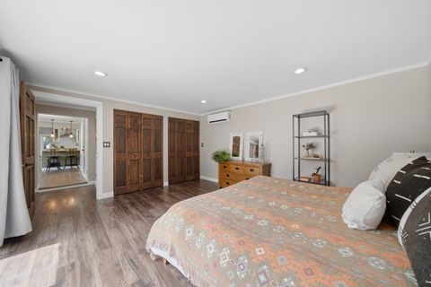 Tiny photo for 905 N Douglas Avenue, Arlington Heights, IL 60004 (MLS # 12702722)
