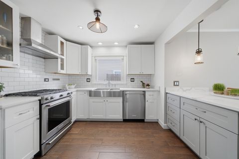 Tiny photo for 905 N Douglas Avenue, Arlington Heights, IL 60004 (MLS # 12702722)