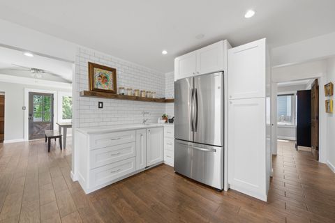 Tiny photo for 905 N Douglas Avenue, Arlington Heights, IL 60004 (MLS # 12702722)