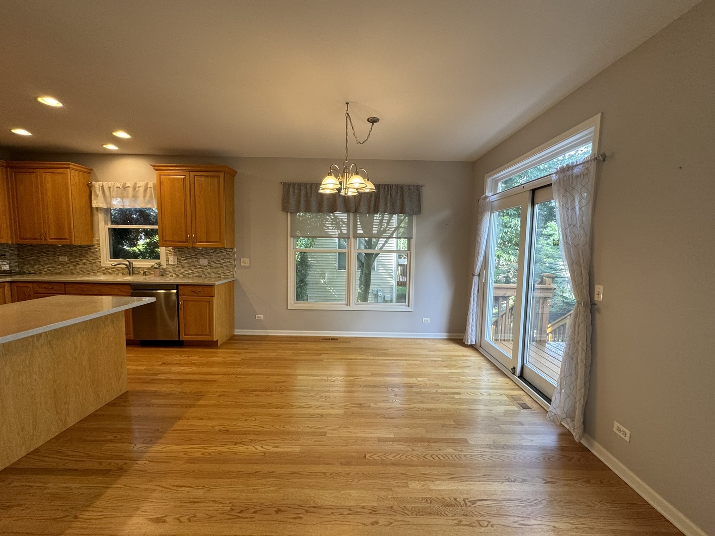 1N061 Mission Court 1N061