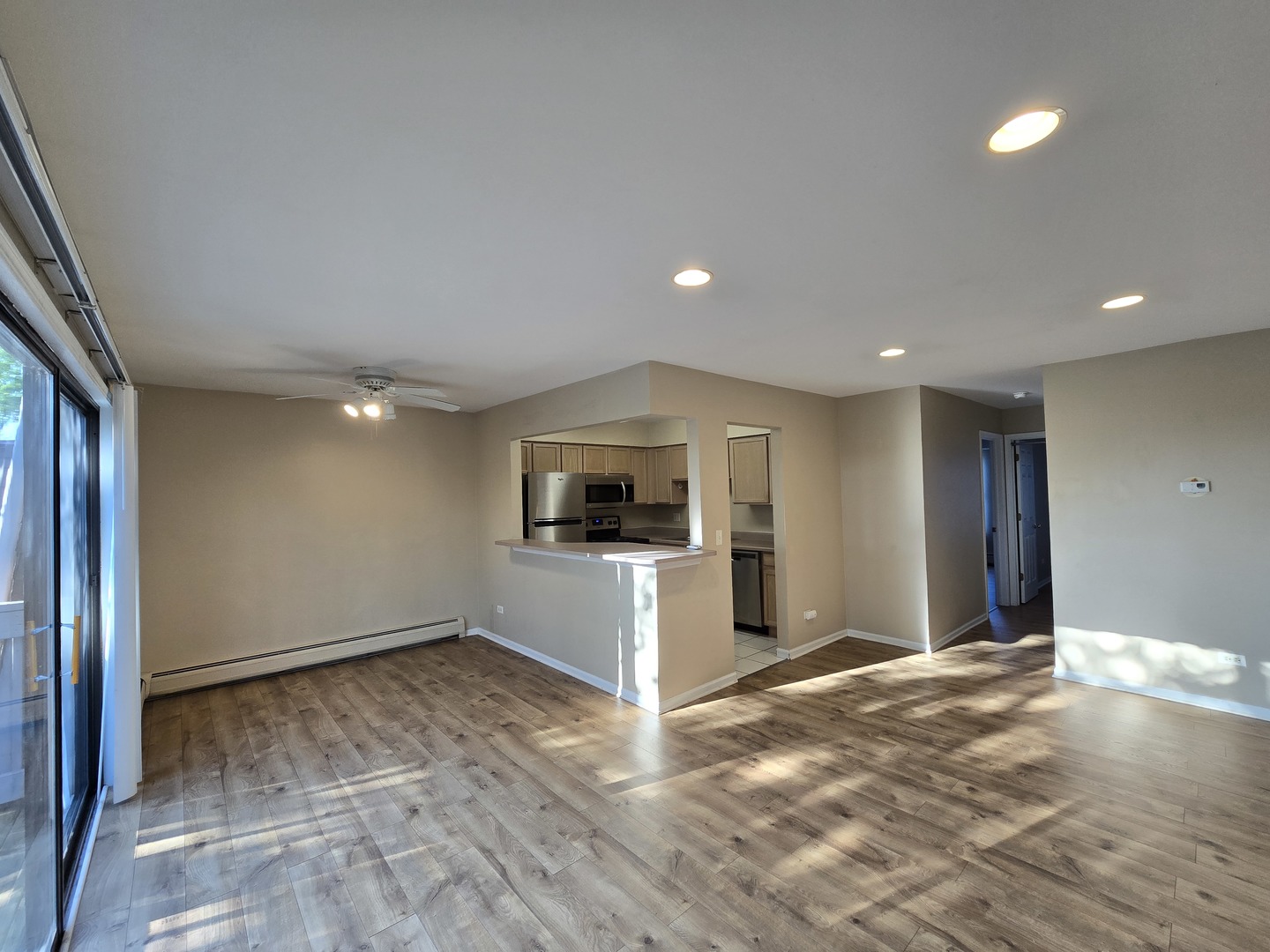229 W Court Of Shorewood Court 3A
