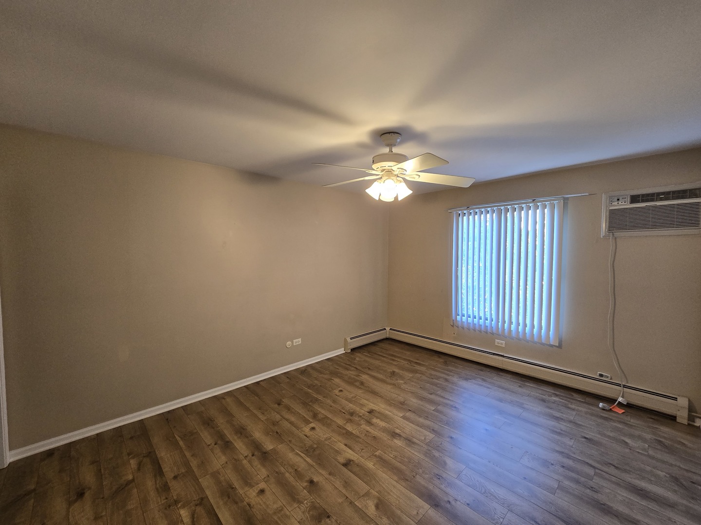229 W Court Of Shorewood Court 3A