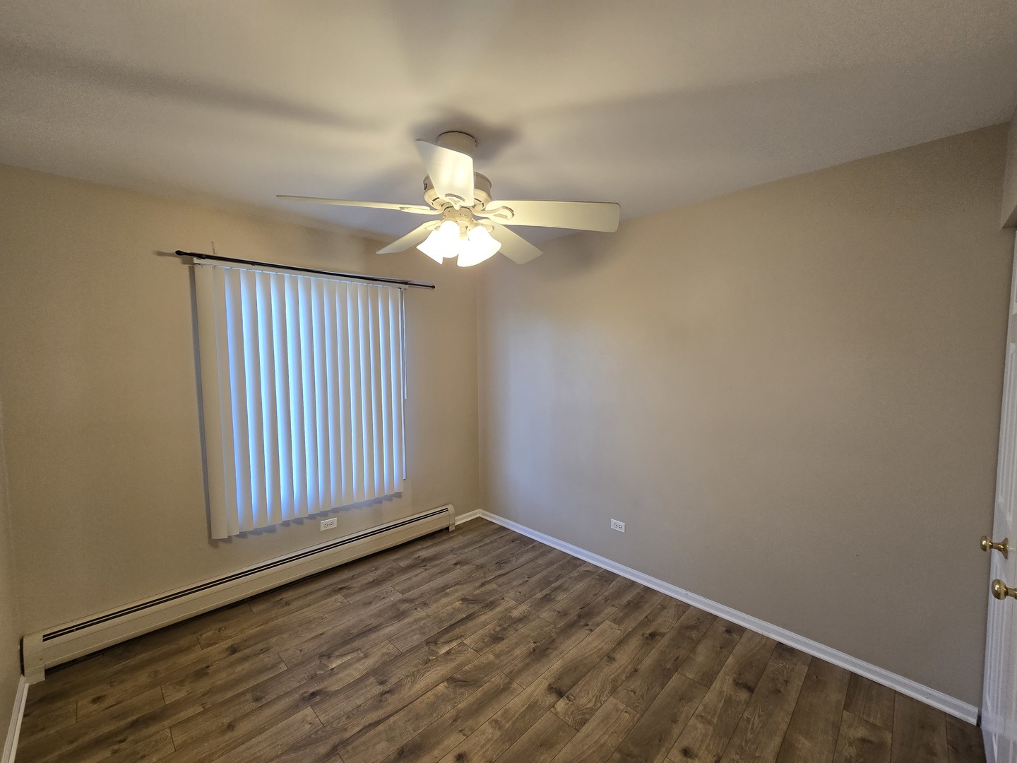 229 W Court Of Shorewood Court 3A