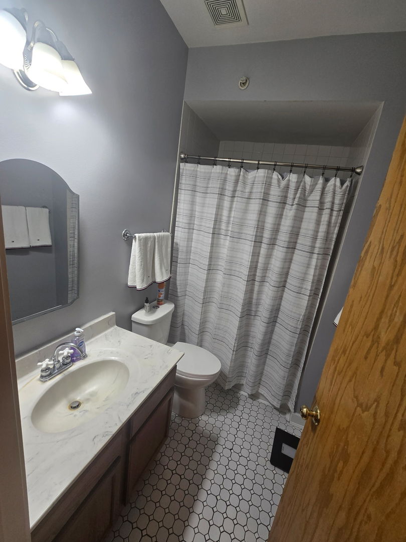 520 N Milwaukee Avenue 2