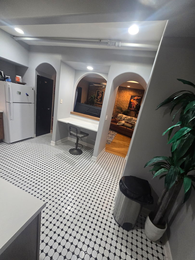 520 N Milwaukee Avenue 2