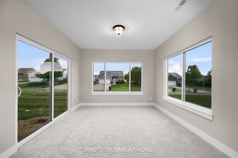 Tiny photo for 6303 College Avenue, Davenport, IA 52807 (MLS # 12685458)
