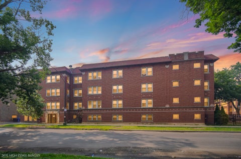 Photo of 2511 E 76th Street #3, Chicago, IL 60649 (MLS # 12745090)