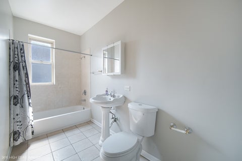 Tiny photo for 2511 E 76th Street #3, Chicago, IL 60649 (MLS # 12745090)