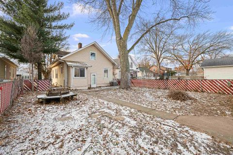 Tiny photo for 1916 31st Street #A, Moline, IL 61265 (MLS # 100000189)