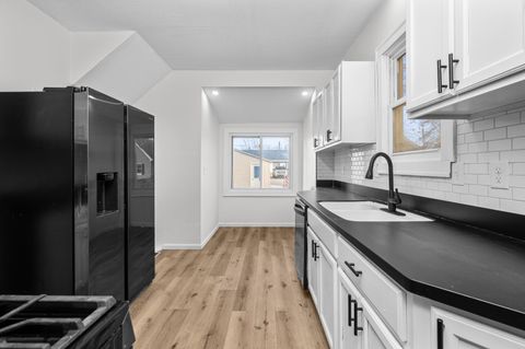 Tiny photo for 1916 31st Street #A, Moline, IL 61265 (MLS # 100000189)