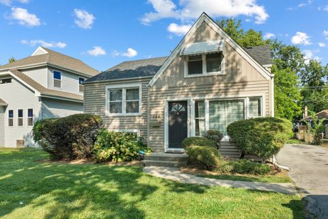 Photo of 169 S Villa Avenue, Elmhurst, IL 60126 (MLS # 12470573)