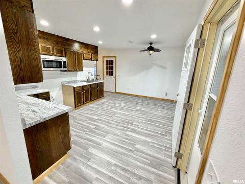 Tiny photo for 274 OAKTREE Avenue, Salem, IL 62881 (MLS # EB460705)