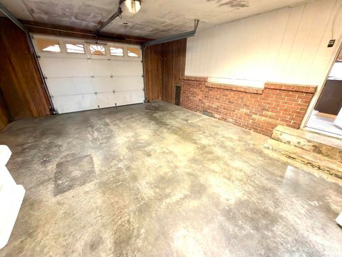 Tiny photo for 274 OAKTREE Avenue, Salem, IL 62881 (MLS # EB460705)