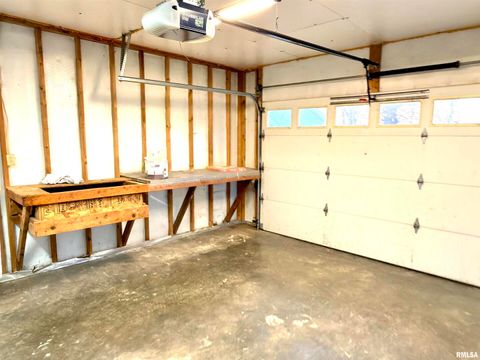 Tiny photo for 274 OAKTREE Avenue, Salem, IL 62881 (MLS # EB460705)