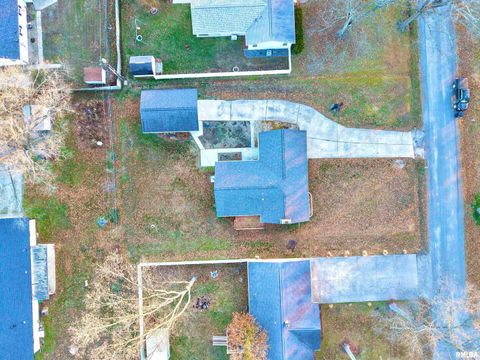 Tiny photo for 274 OAKTREE Avenue, Salem, IL 62881 (MLS # EB460705)