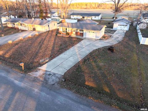 Tiny photo for 274 OAKTREE Avenue, Salem, IL 62881 (MLS # EB460705)