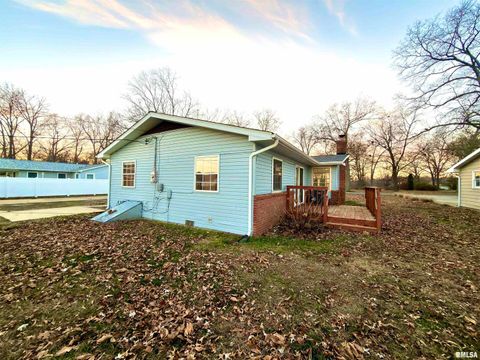 Tiny photo for 274 OAKTREE Avenue, Salem, IL 62881 (MLS # EB460705)