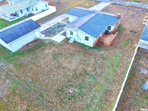 Tiny photo for 274 OAKTREE Avenue, Salem, IL 62881 (MLS # EB460705)