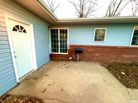 Tiny photo for 274 OAKTREE Avenue, Salem, IL 62881 (MLS # EB460705)