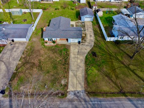 Tiny photo for 274 Oaktree Ave Avenue, Salem, IL 62881 (MLS # EB460705)