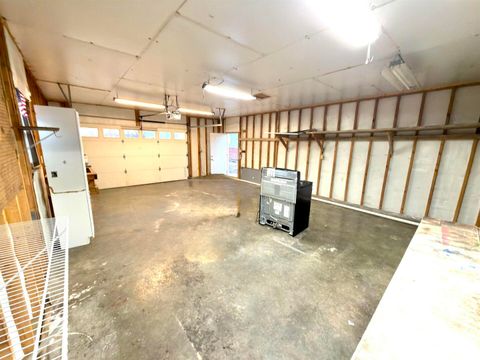 Tiny photo for 274 OAKTREE Avenue, Salem, IL 62881 (MLS # EB460705)