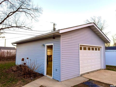 Tiny photo for 274 OAKTREE Avenue, Salem, IL 62881 (MLS # EB460705)