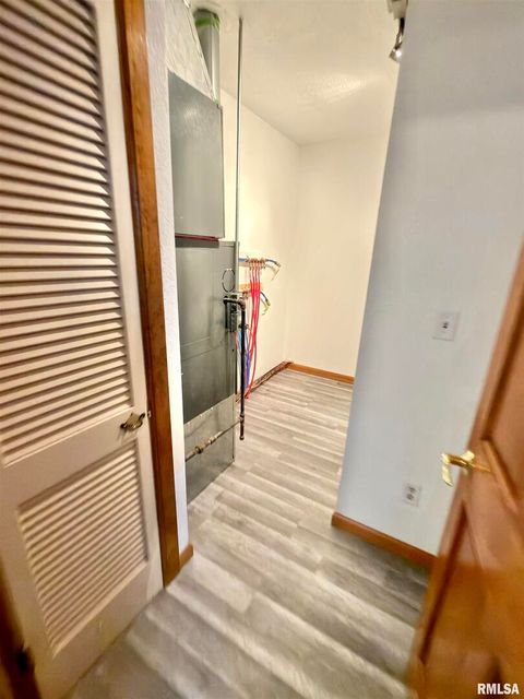 Tiny photo for 274 OAKTREE Avenue, Salem, IL 62881 (MLS # EB460705)