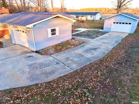 Tiny photo for 274 OAKTREE Avenue, Salem, IL 62881 (MLS # EB460705)