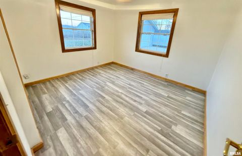 Tiny photo for 274 OAKTREE Avenue, Salem, IL 62881 (MLS # EB460705)