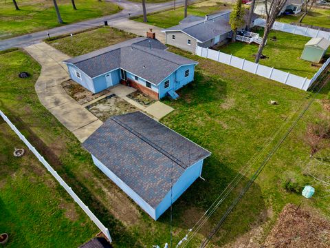 Tiny photo for 274 Oaktree Ave Avenue, Salem, IL 62881 (MLS # EB460705)