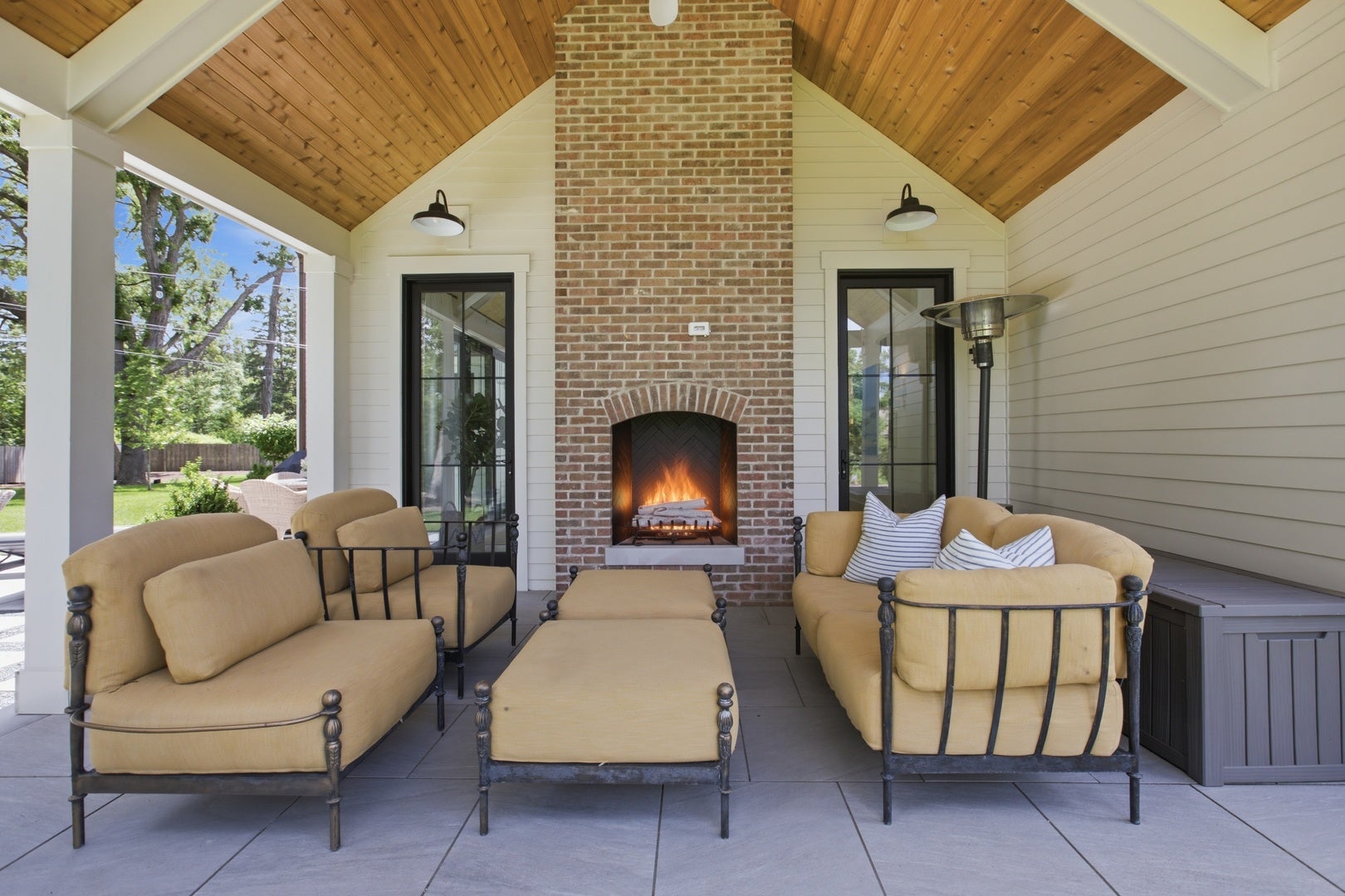 1360 W Everett Road