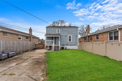 A home in Evergreen Park