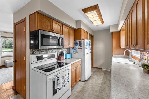 Tiny photo for 921 14TH Street, De Witt, IA 52742 (MLS # 12759087)