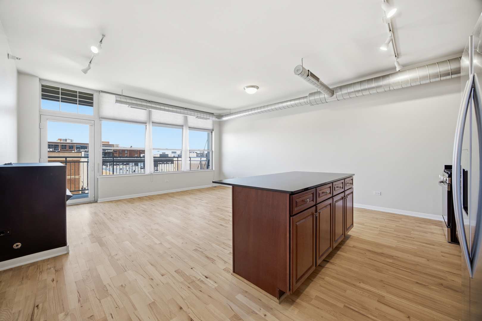 1200 W MONROE Street 618