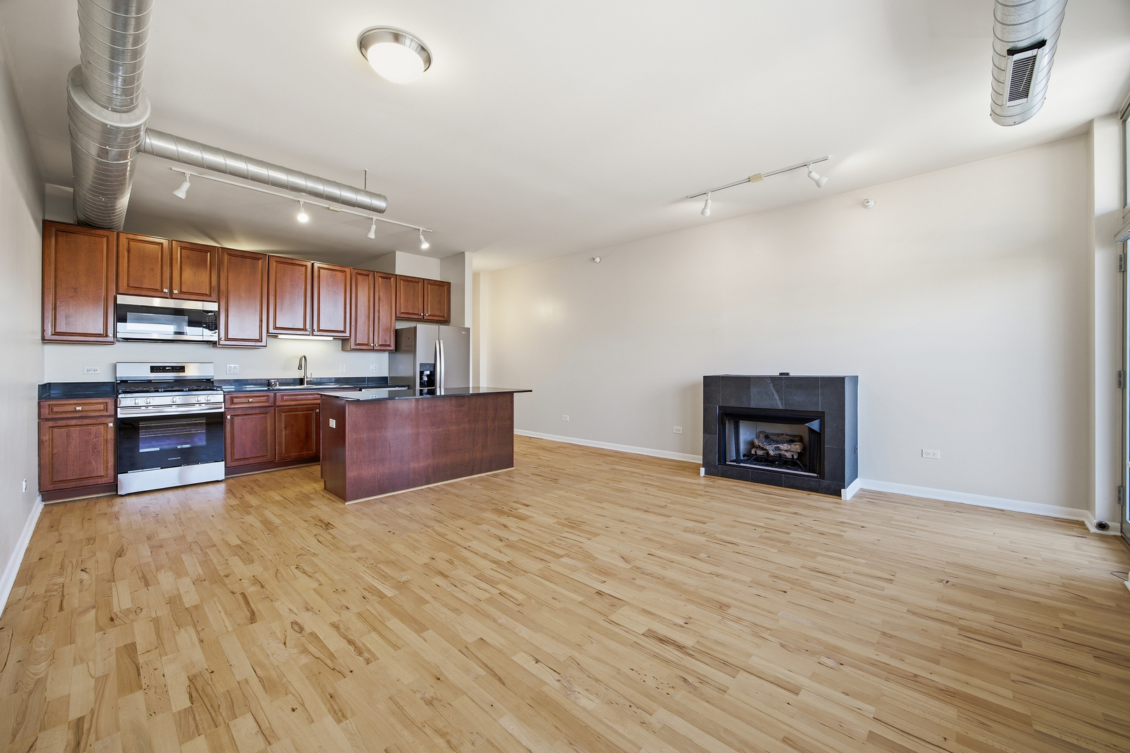 1200 W MONROE Street 618