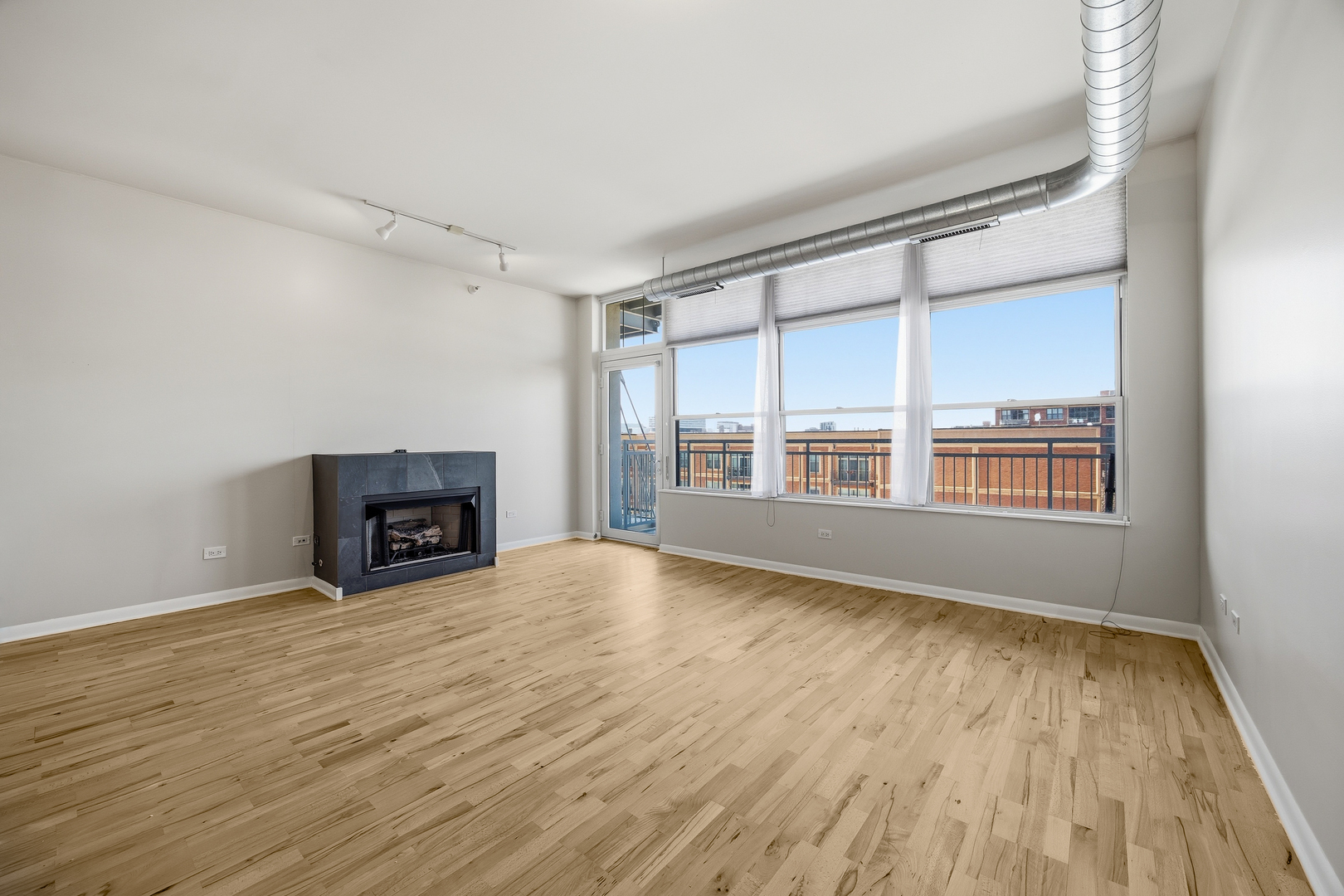 1200 W MONROE Street 618