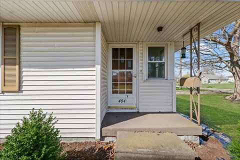 Tiny photo for 404 S Maple Street, Gilman, IL 60938 (MLS # 12589411)