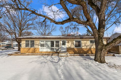 Tiny photo for 7418 Wilson Terrace, Morton Grove, IL 60053 (MLS # 12553949)