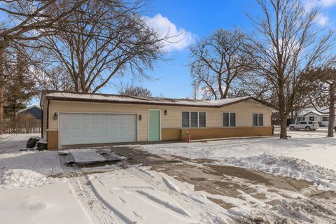 Tiny photo for 7418 Wilson Terrace, Morton Grove, IL 60053 (MLS # 12553949)