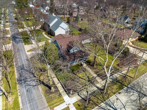 Tiny photo for 354 Hawthorne Boulevard, Glen Ellyn, IL 60137 (MLS # 12570817)