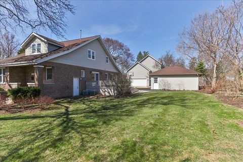 Tiny photo for 354 Hawthorne Boulevard, Glen Ellyn, IL 60137 (MLS # 12570817)