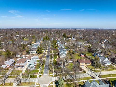 Tiny photo for 354 Hawthorne Boulevard, Glen Ellyn, IL 60137 (MLS # 12570817)