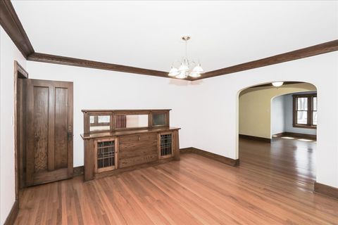 Tiny photo for 354 Hawthorne Boulevard, Glen Ellyn, IL 60137 (MLS # 12570817)