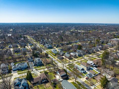 Tiny photo for 354 Hawthorne Boulevard, Glen Ellyn, IL 60137 (MLS # 12570817)