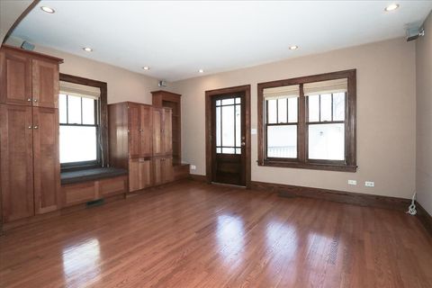 Tiny photo for 354 Hawthorne Boulevard, Glen Ellyn, IL 60137 (MLS # 12570817)