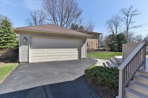 Tiny photo for 354 Hawthorne Boulevard, Glen Ellyn, IL 60137 (MLS # 12570817)
